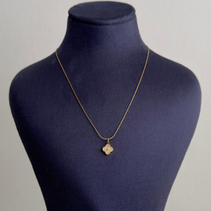 çelik gold küçük yonca taşlı 45cm kolye