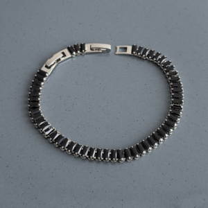 çelik silver siyah taşlı bileklik