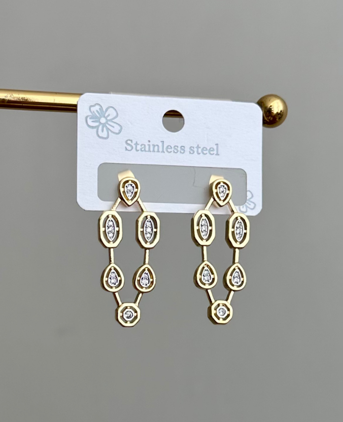 107-1-1.png çelik gold y beyaz taşlı küpe - Görsel 1