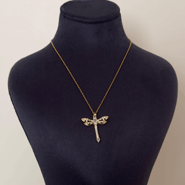 çelik yusufçuk beyaz taşlı kolye