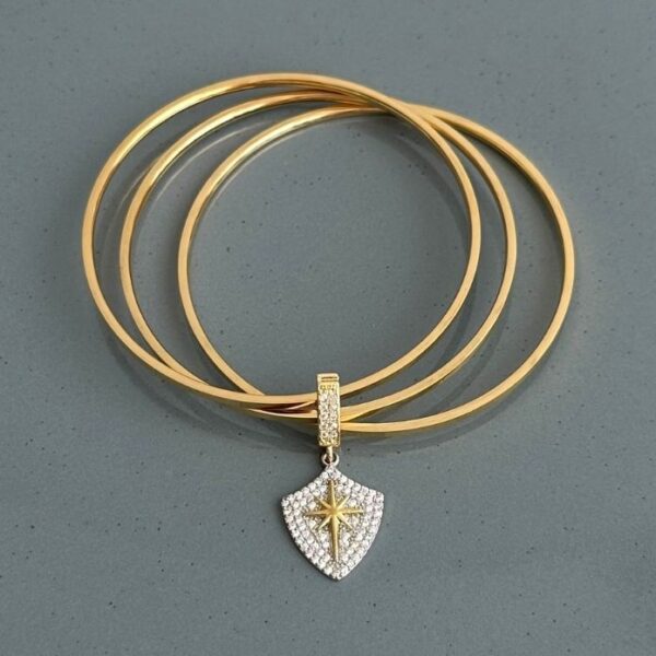 çelik gold charmlı ajda kelepçe