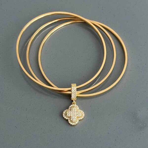 çelik gold charmlı ajda kelepçe