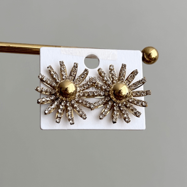 çelik gold çiçek taşlı küpe