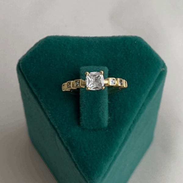 xuping gold numaralı kare taşlı tektaş yüzük