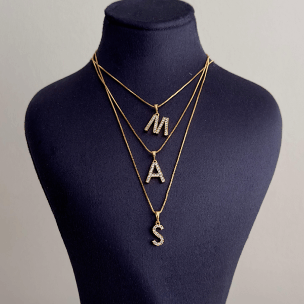 xuping rose taşlı harf 45cm kolye