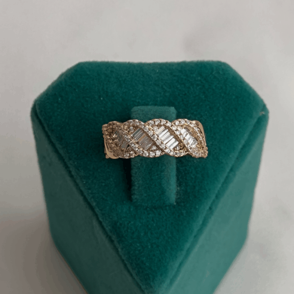 xuping rose numaralı burgu taşlı yüzük