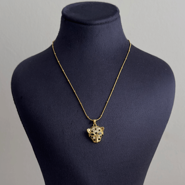 çelik gold kaplan kafası siyah nokta 45cm kolye