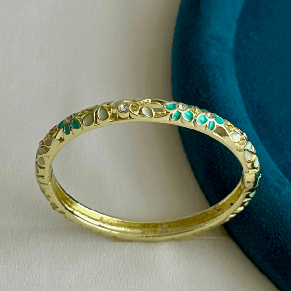 çelik mineli taşlı yeşil açık yeşil çiçek kelepçe