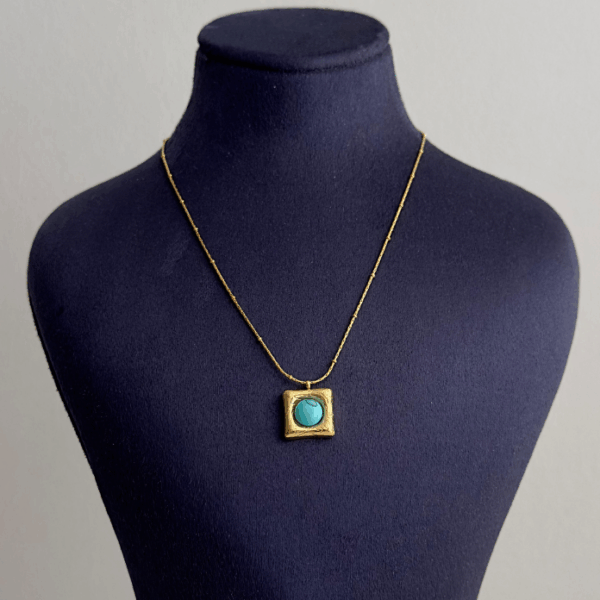 çelik gold kare içi mavi taş 45cm kolye