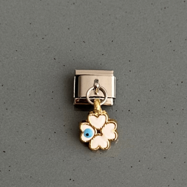 pirinç silver sallantılı yonca beyaz charm