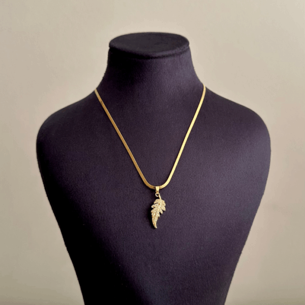 çelik gold yaprak taşlı italyan 45cm kolye