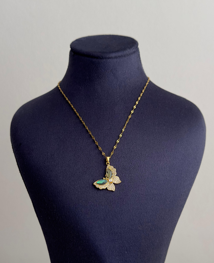 45.png çelik gold yeşil kelebek 45cm kolye - Görsel 1