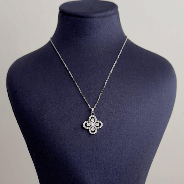 çelik silver yonca beyaz taş 45cm kolye