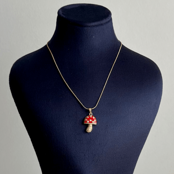 çelik gold mantar kırmızı 45cm kolye