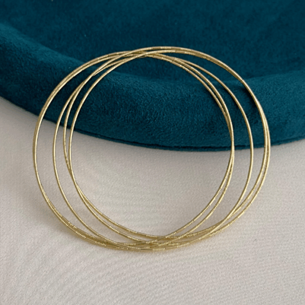 xuping gold ince ajda araları tırtıklı kelepçe