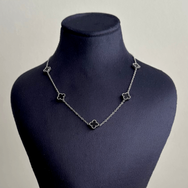 çelik silver beş küçük yonca siyah 45cm kolye
