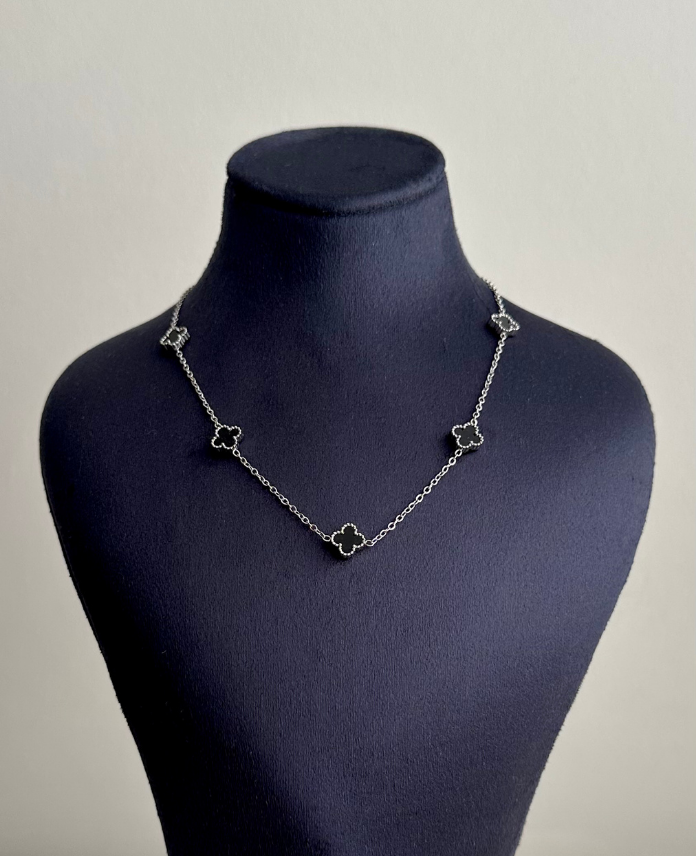 88-1-1.png çelik silver beş küçük yonca siyah 45cm kolye - Görsel 1