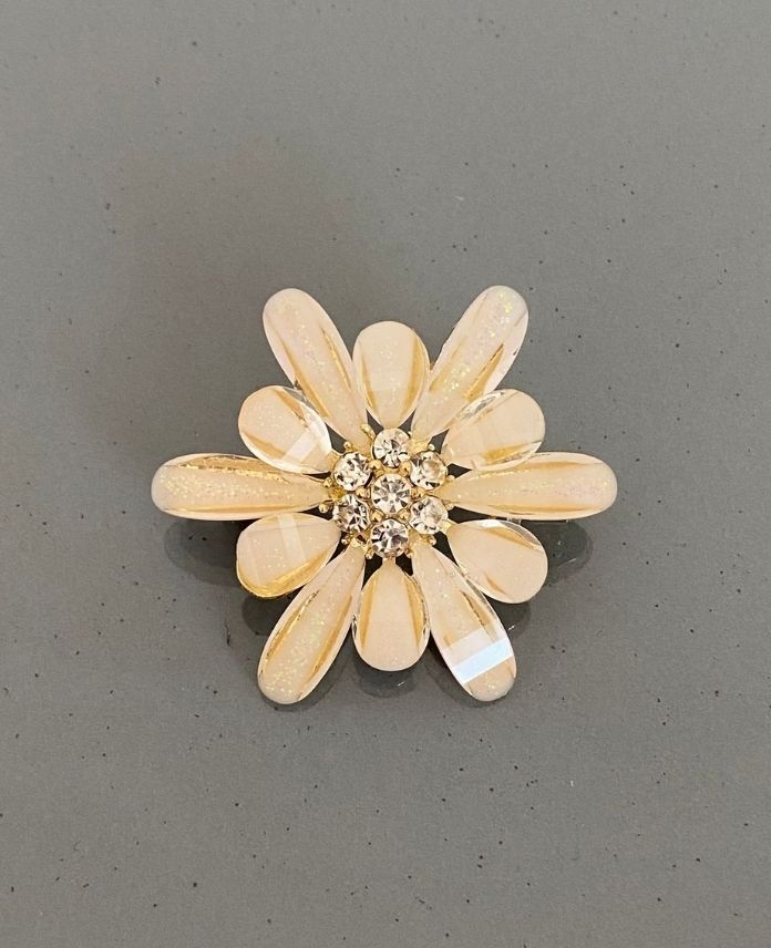 AKBROSCICEKSEDEFLIG-1.jpg Pirinç Çiçek Sedefli Broş - Görsel 1