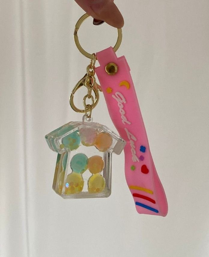 AKSULUANAHTARLIKTISORTRENKLI-1-1.jpg Sulu Tişört Anahtarlık - Görsel 1