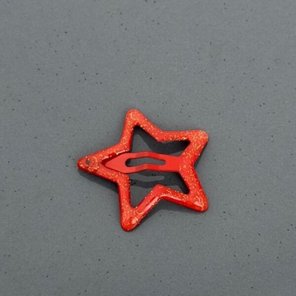 Akseusar Yıldız Simli Kırmızı Toka