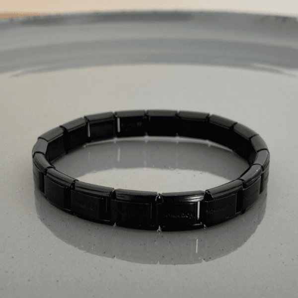 Çelik Nomi Yazılı Siyah Düz Bileklik