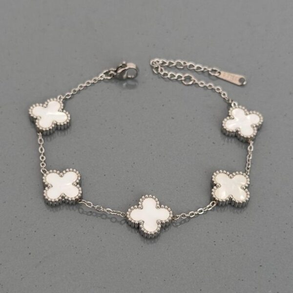 Çelik 5 Beyaz Yonca Bileklik