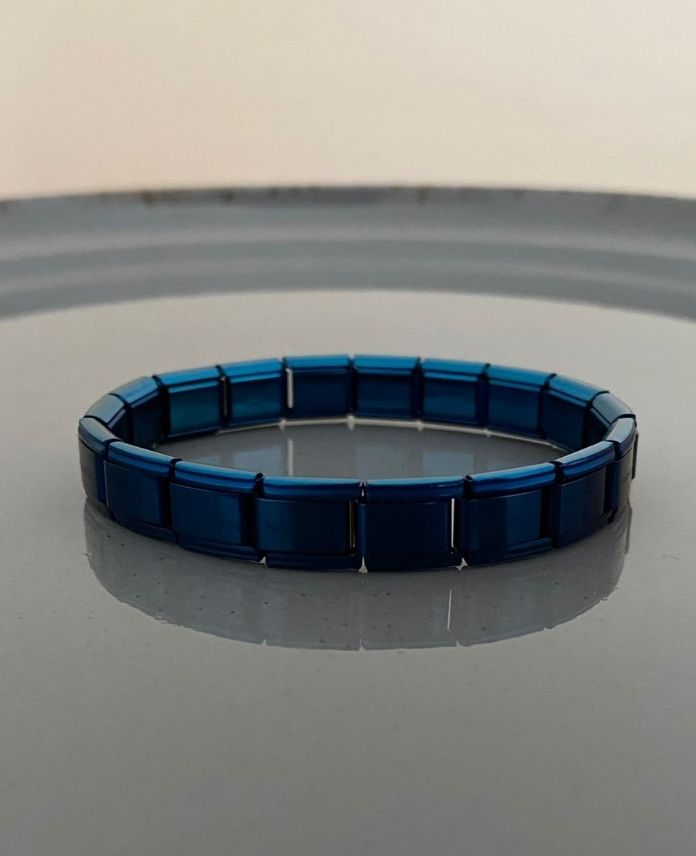 CBIMAVIRENKLINOMI-1.jpg Çelik Nomi Mavi Bileklik - Görsel 1