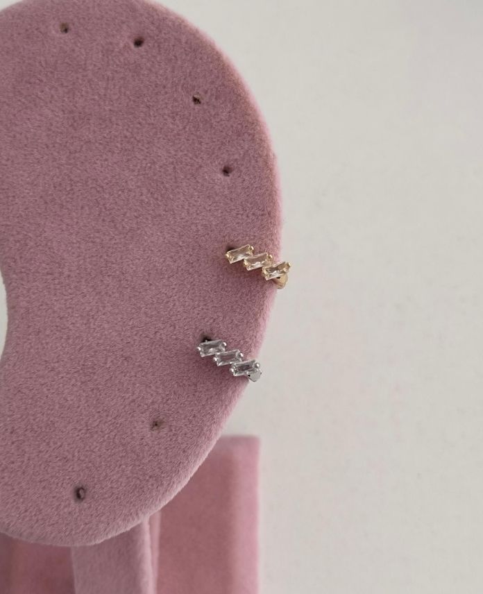 CHEUCTAS-1.jpg Çelik Üç Taş Helix Piercing - Görsel 1