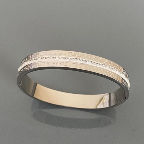 Çelik Kenarları Labirent Ortası Taşlı Kelepçe