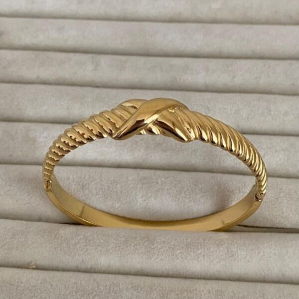 Çelik Ortası C Kenarlı Çizgili Kelepçe