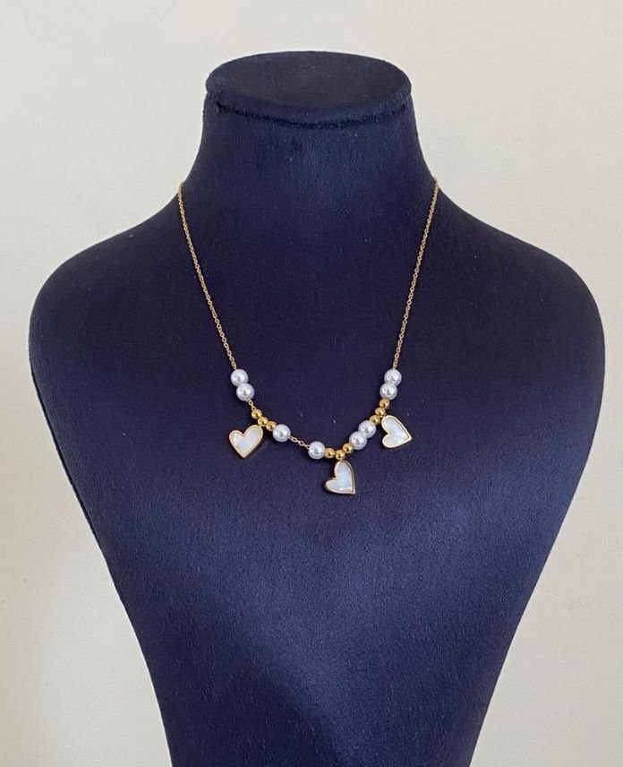 CKO3KALPSEDEFINCIG-1.jpg Çelik 3 Kalp Sedef İnci Kolye - Görsel 1