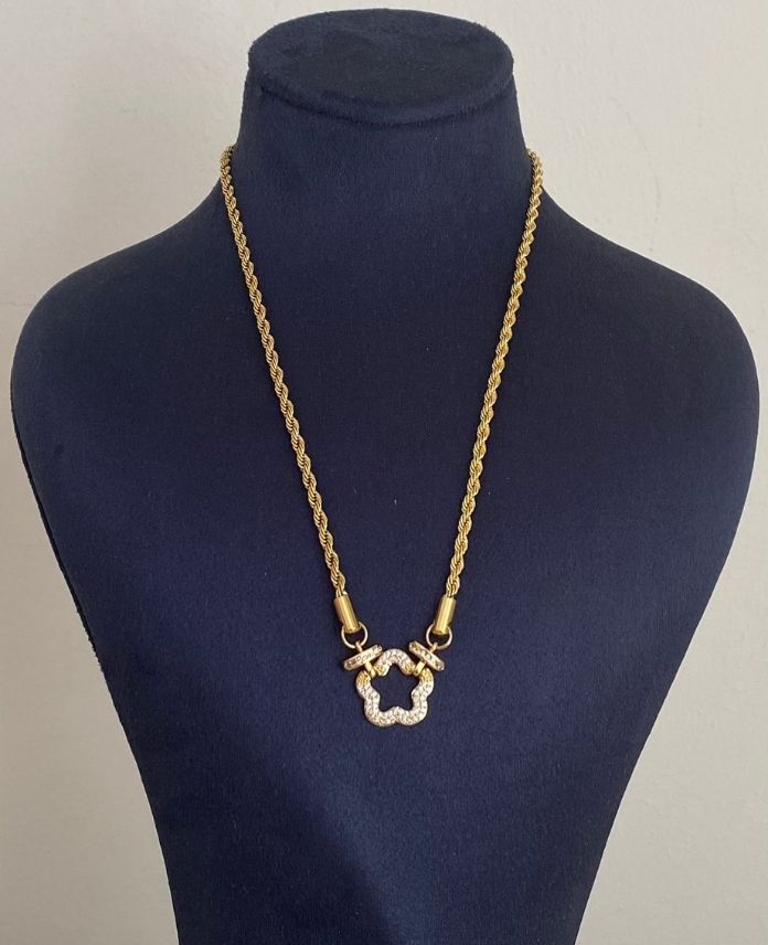 CKOBURGUORTASIYILDIZTASG-1.jpg Çelik Burgu Otası Yonca Tatşlı Kolye - Görsel 1