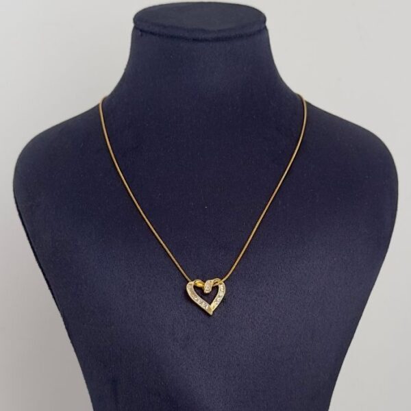 Çelik İçten Geçme Kalp Taşlı Kolye