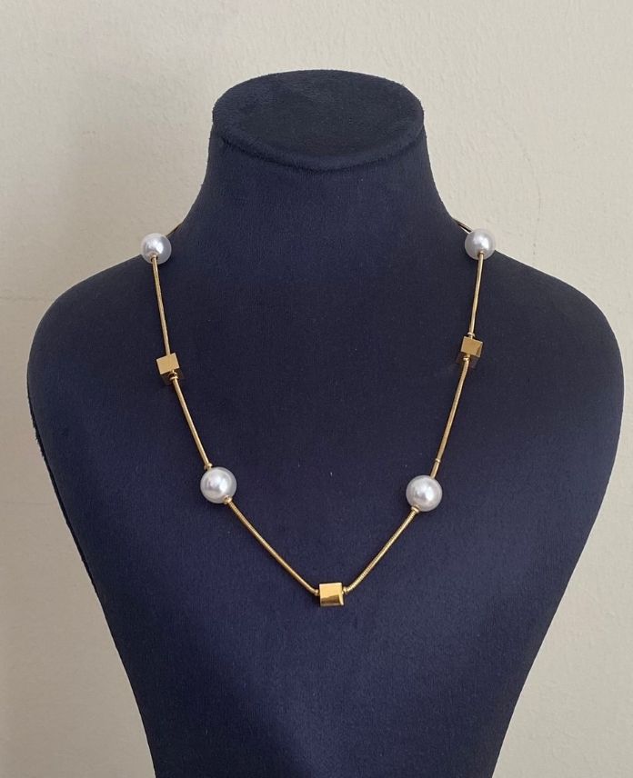 CKOINCILIKAREG-1.jpg Çelik İncili Kare Kolye - Görsel 1