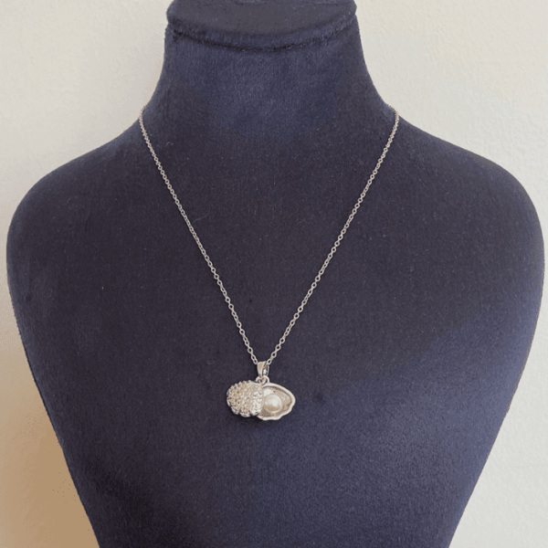 Çelik İstiridye Kolye