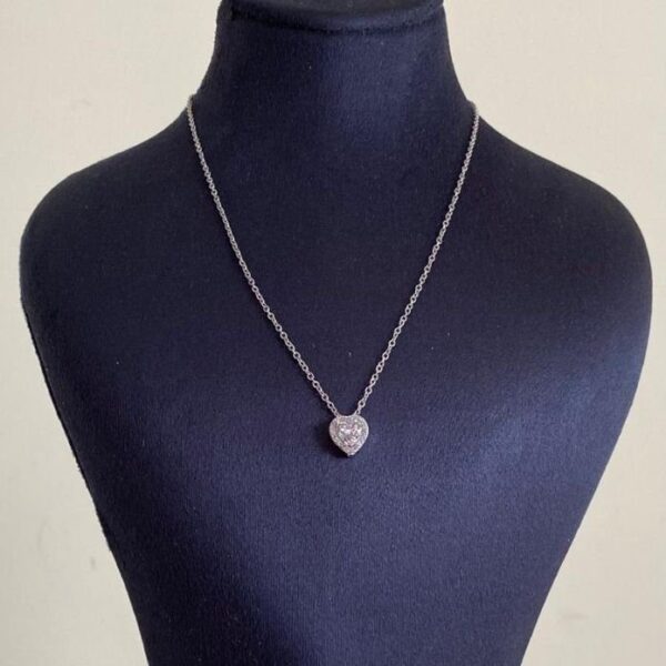 Çelik Kalp Beyaz Taş Kolye
