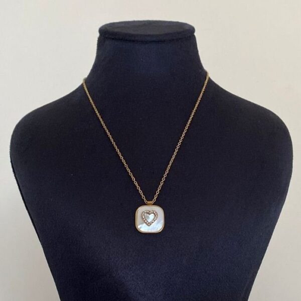 Çelik Kare Sedef Taşlı Kalp Kolye