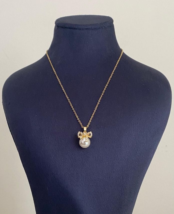 CKOKURDELEUCUBUYUKINCIG-1.jpg Çelik Kurdele Büyük İnci Kolye - Görsel 1