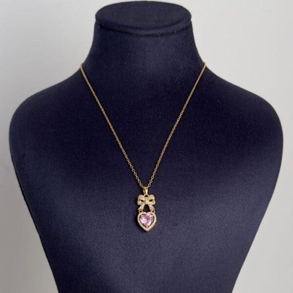 Çelik Kurdele Pembe Kalp Taş Kolye