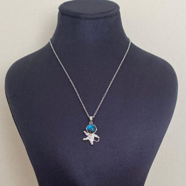 Çelik Taşlı Astronot Kolye