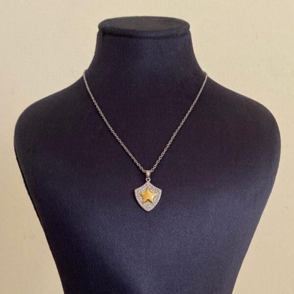 Çelik Yıldız Etrafı Taşlı Kolye