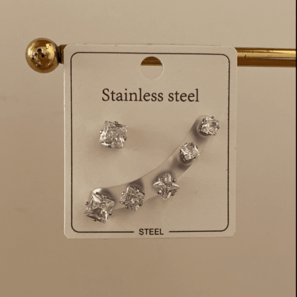 Çelik 6lı Kare Taşlı Küpe