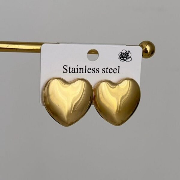 Çelik Midye Kalp Bombe Küpe