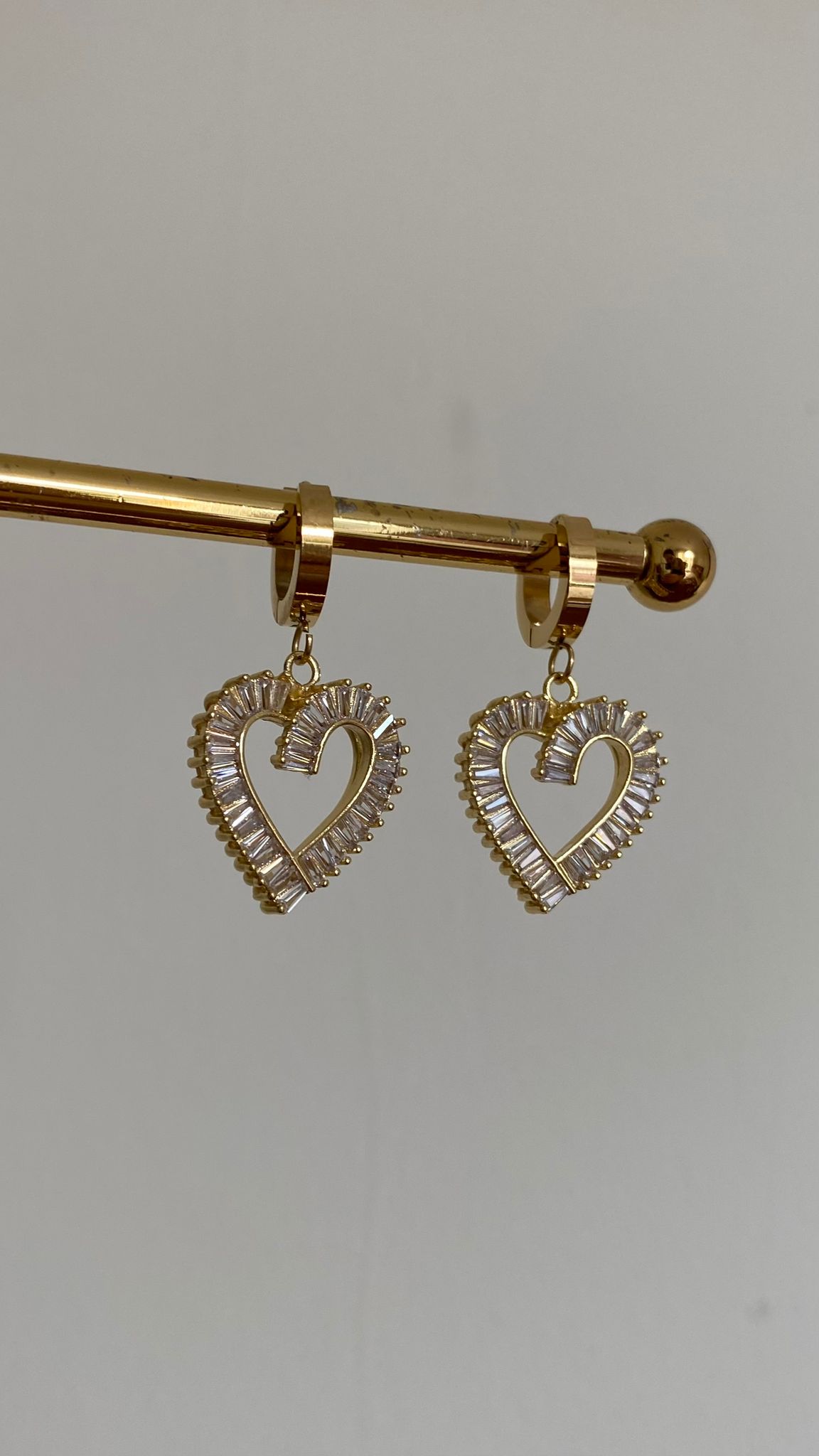 CKUKALPICIBOSG.jpeg Çelik İçi Boş Kalp Baget Küpe - Görsel 1