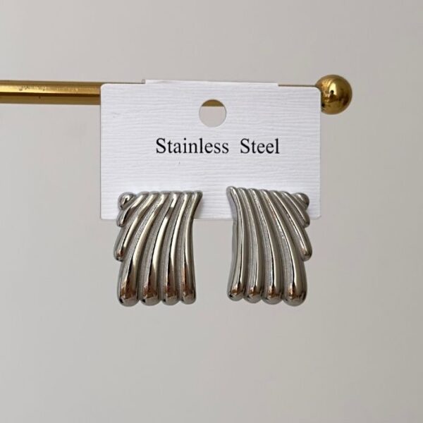 Çelik Kare Çapraz Çizgi Desenli Küpe