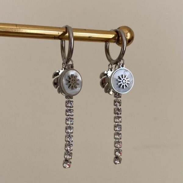 Çelik Sallantılı Suyolu Yaprak Küpe