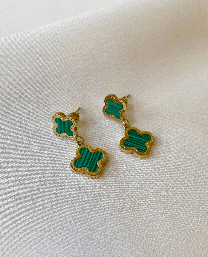 CKUSALLANTILIYONCAYESILG.png Çelik Yonca Yeşil Küpe - Görsel 1