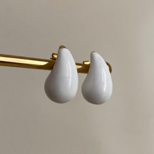 Çelik Yazlık Damla Beyaz Küpe