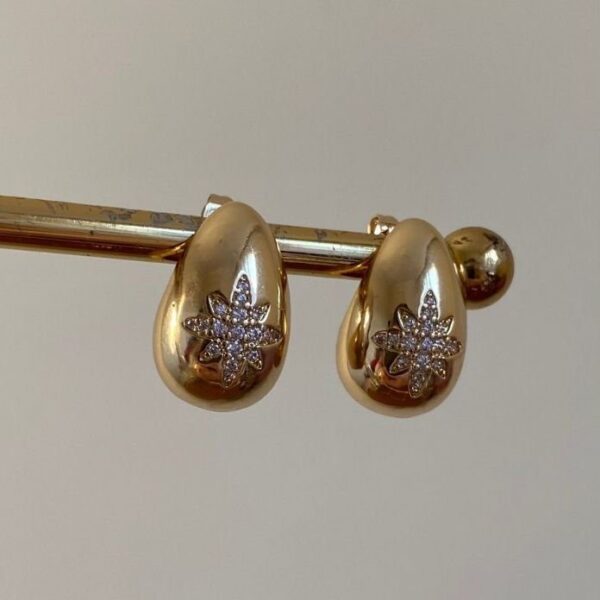 Çelik Yıldız Taşlı Damla Küpe