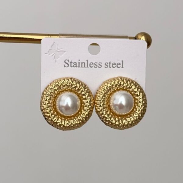 Çelik Yuvarlak Kabartma Desen Ortası İnci Küpe